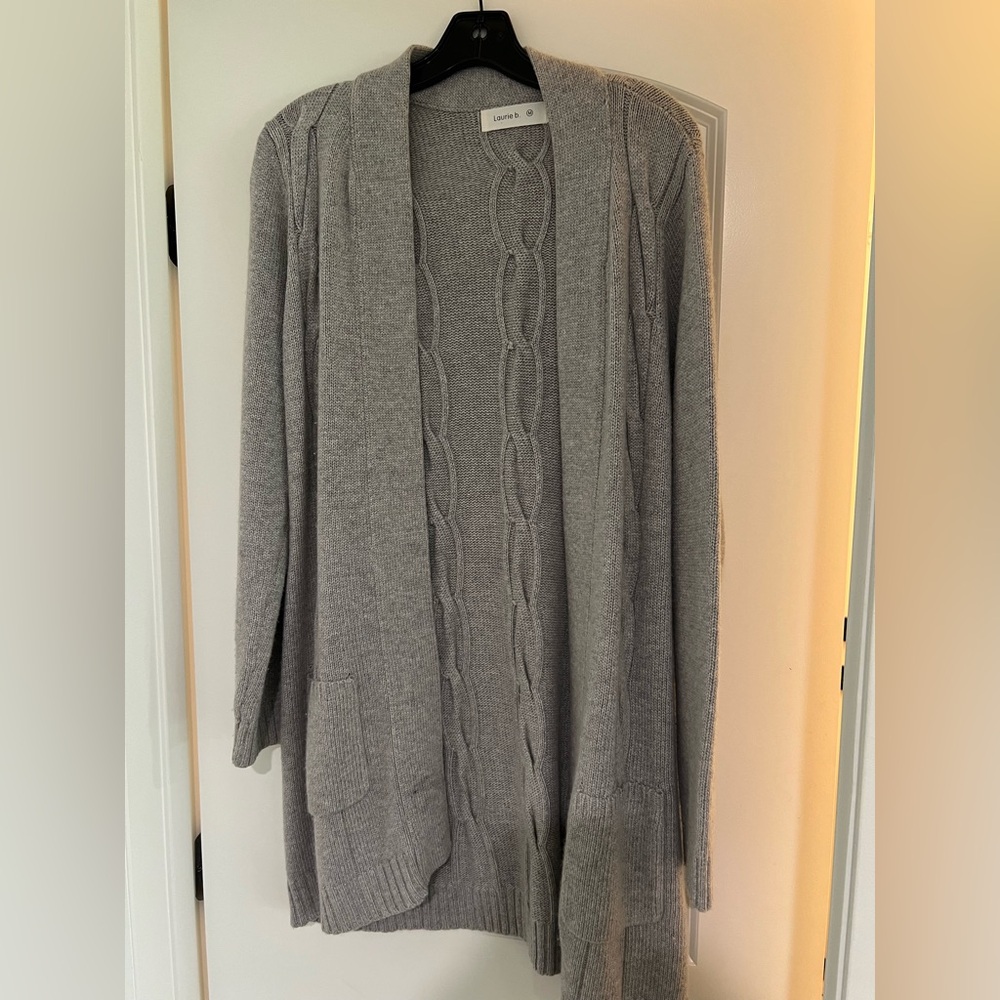 Elegant Gray Women's Cardigan
